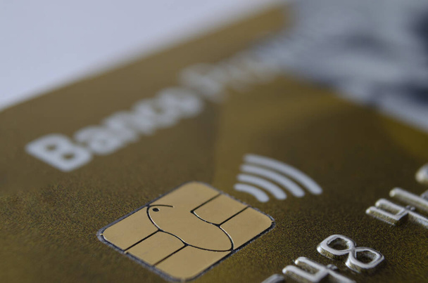 cartão de crédito com chip e aproximação
 - Foto, Imagem