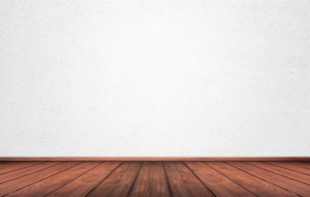 Beyaz beton duvar desenli ve kahverengi ahşap döşemeli boş bir iç oda. Konsept iç bağbozumu biçimi - Fotoğraf, Görsel