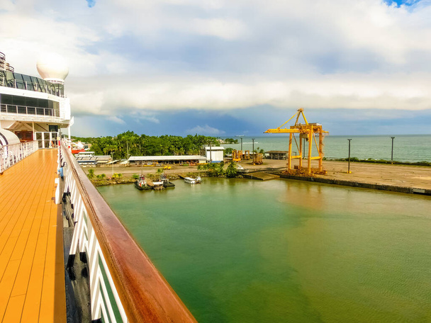 Λιμάνι Λιμόν - λιμάνι στην Κόστα Ρίκα. Θάλασσα και γαλάζιος ουρανός - Φωτογραφία, εικόνα