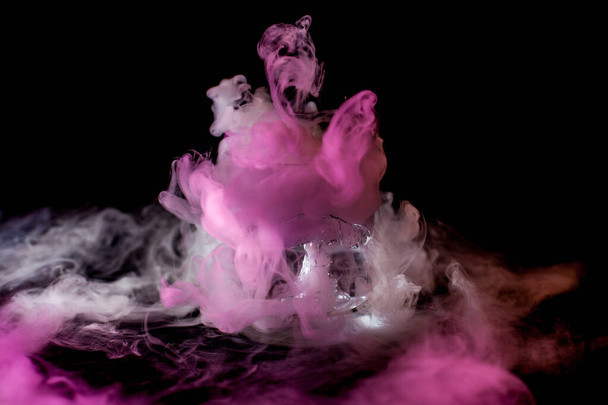 Reação química do gelo seco com líquido
 - Foto, Imagem