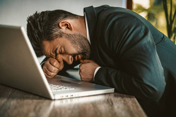 Tired Business Man Sleeping At Notebook - Valokuva, kuva