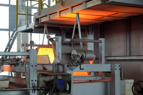 Metal Eritme Fırını çelik fabrikaları - Fotoğraf, Görsel