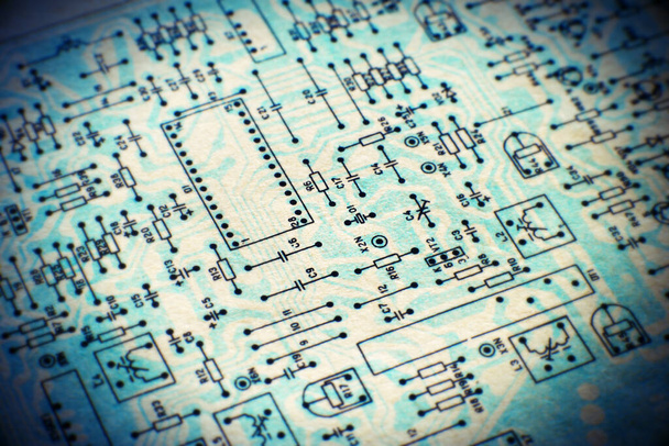 Schemat papieru elektronicznego schemat telewizji retro. Płytka głębokość pola. SDF. - Zdjęcie, obraz