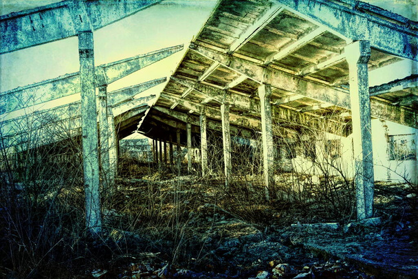 Ruiné Big Hennery Farm Building - Ruines de l'ancienne ferme d'État soviétique - Grunge HDR Photo
  - Photo, image