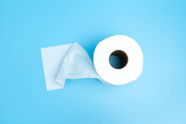 Single toilet paper roll - Fotoğraf, Görsel