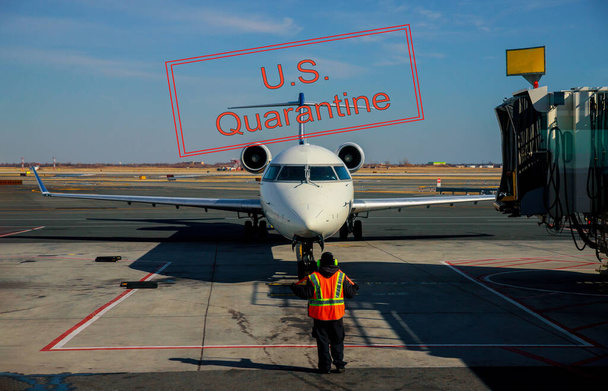 Ακυρώθηκε ταξίδι ΗΠΑ καραντίνα με coronavirus COVID-19 Αεροσκάφος έτοιμο για επιβίβαση σε αεροσκάφος στο Διεθνές Αεροδρόμιο αεροπλάνο ετοιμάζεται να πετάξει - Φωτογραφία, εικόνα