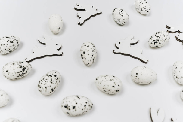Happy Easter concept. Preparation for holiday. Composition of eggs on white - Foto, afbeelding