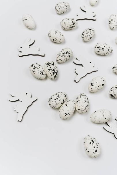 Happy Easter concept. Preparation for holiday. Composition of eggs on white - Foto, imagen