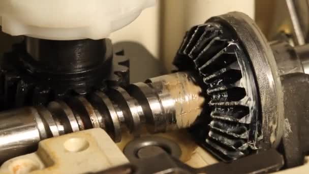Drive gears on a small piece of engineering kit. - Footage, Video