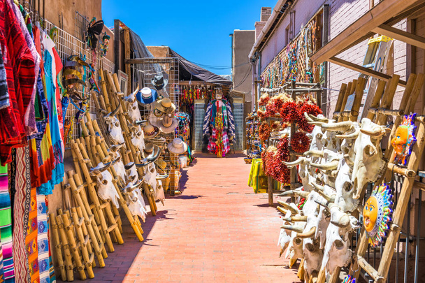 Santa Fe, New Mexico, Amerikaanse markt voor traditionele zuidwestelijke goederen. - Foto, afbeelding