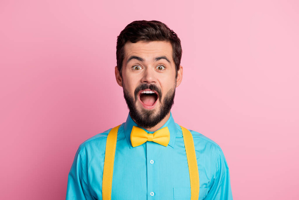 Close-up portrait of his he nice attractive amazed overwhelmed cheerful cheery bearded guy wearing festal mint blue shirt black Friday sale isolated over pastel pink color background - Φωτογραφία, εικόνα