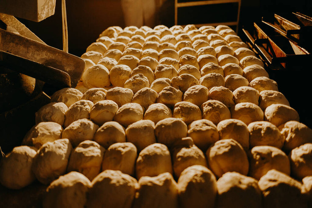 Dans la boulangerie de pain, usine alimentaire
 - Photo, image