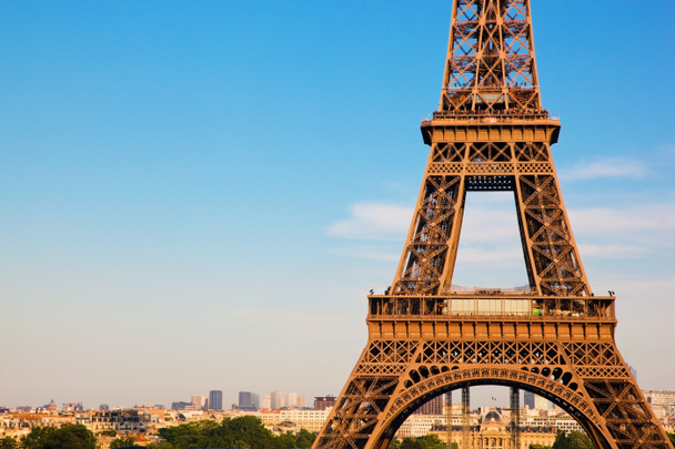 Eiffel tower bölümünde, paris, Fransa - Fotoğraf, Görsel