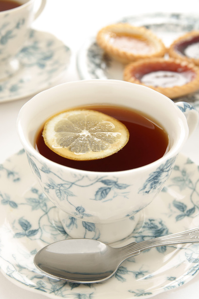 Черный чай с лимоном - Фото, изображение