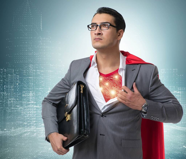 Супергерой готовится спасти город - Фото, изображение