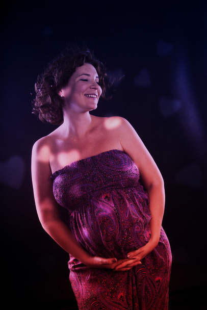 Beautiful pregnant woman - Foto, afbeelding