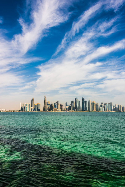 Centro de la costa de Doha, Qatar
 - Foto, imagen