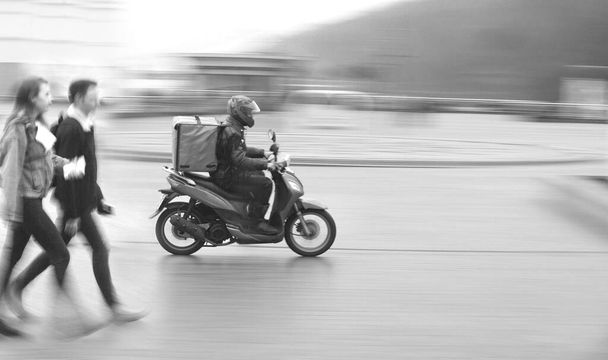 Couriers carry out orders for the delivery of goods - Foto, imagen
