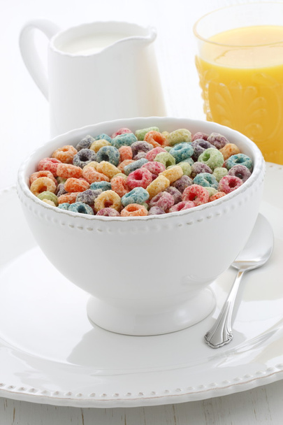 Delicious bambini cereali loop di frutta
 - Foto, immagini