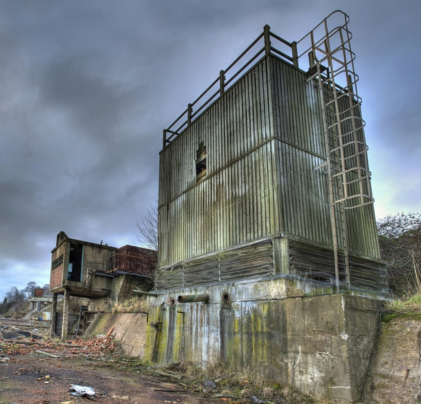 fábrica abandonada
 - Foto, Imagem
