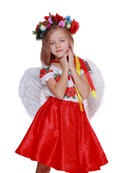 Little angel in Ukrainian costume - Foto, Bild