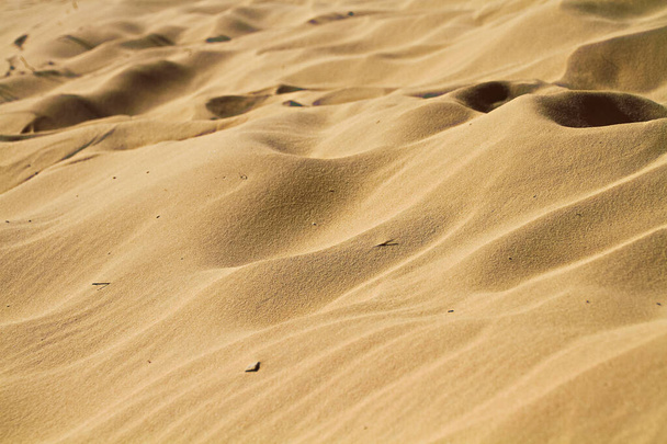 Fondo de arena. Ola de textura de arena en el desierto. Dunas
. - Foto, imagen