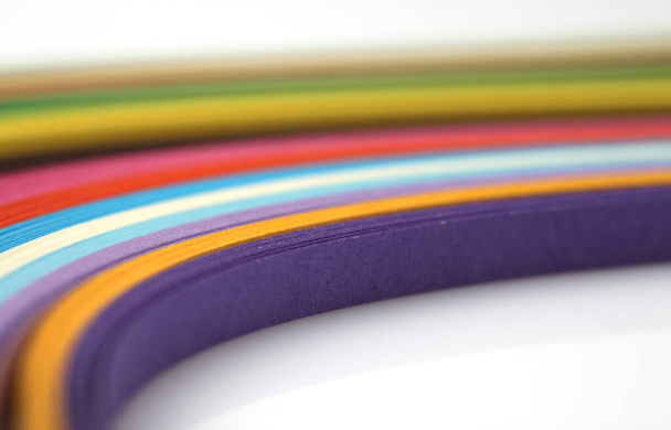 Abstrato onda de cor onda arco-íris tira papel fundo. Modelo para impressões, cartazes, cartões
. - Foto, Imagem