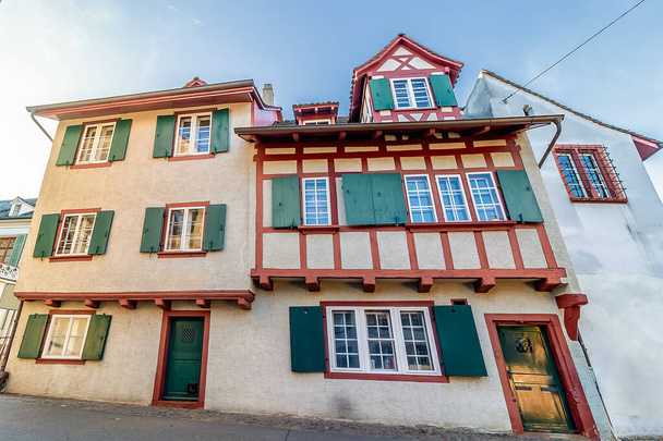 Malerisches altes Haus in der Stadt Basel, Schweiz, Europa - Foto, Bild