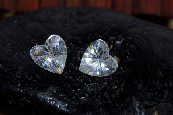 Diamantes en forma de corazón
 - Foto, Imagen