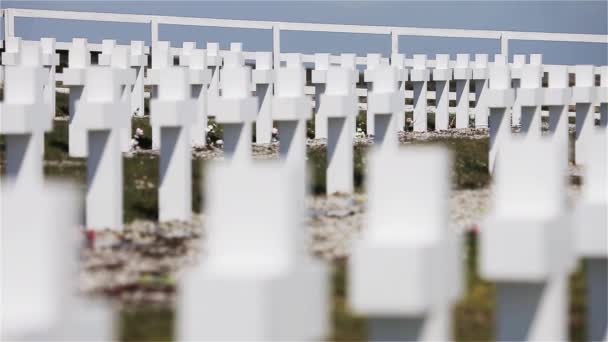 Argentijnse begraafplaats (Cementerio de Darwin, Malvinas), Darwin, East Falkland, Falklandeilanden, Zuid-Atlantische Oceaan . - Video