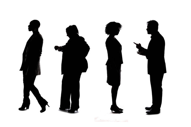 Siluety skupiny pracovníků zobrazující firemní nebo síťovou událost. Podnikatelé a podnikatelky jsou nepoznatelní a anonymní a zastupují kancelářský tým nebo zaměstnance. - Fotografie, Obrázek