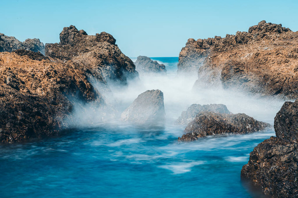 Long Exposure Of Sea Wave with rock - Φωτογραφία, εικόνα