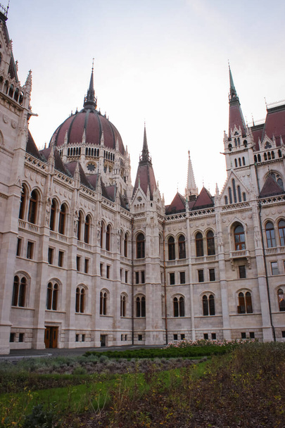 Le bâtiment du Parlement de Hongrie à Budapes
 - Photo, image