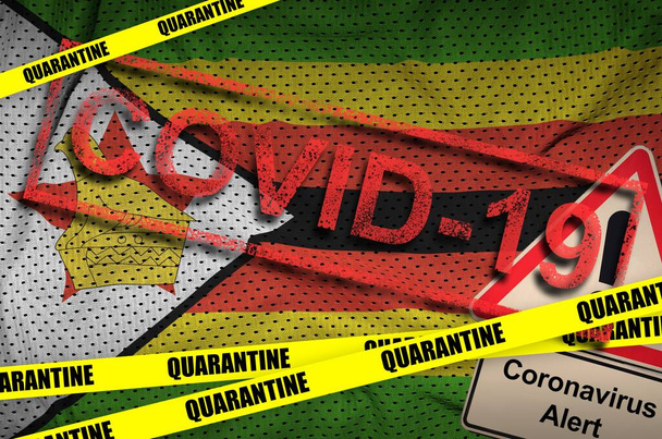 Flaga Zimbabwe i żółta taśma kwarantanny Covid-19 z czerwonym znaczkiem. Koncepcja wirusa koronawirusa lub 2019-ncov - Zdjęcie, obraz