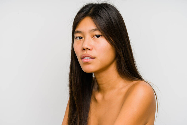Young chinese woman face close up isolated - Foto, immagini