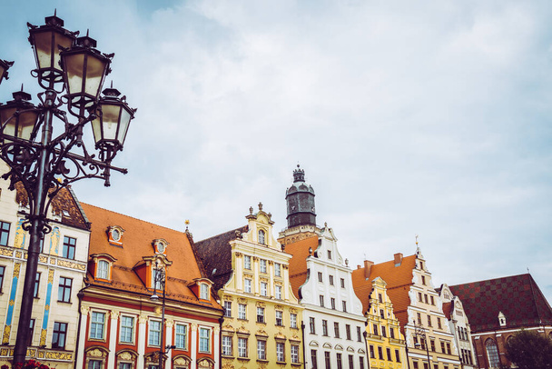 Wrocaw, Poland - June 15, 2019. Wroclaw Houses and streets of the city of Wroclaw. Cityscape - Foto, Imagen