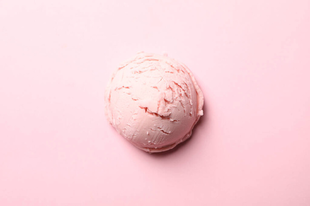 Ice cream ball on pink background, close up - Photo, Image