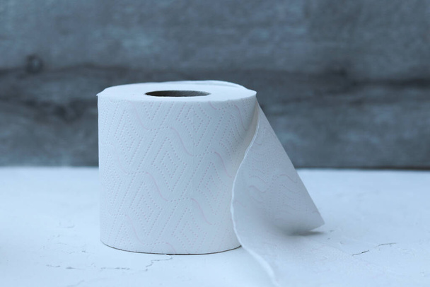 single roll of toilet paper - Φωτογραφία, εικόνα
