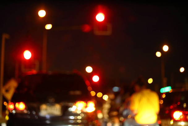пробка на ночной улице, изображение размыть городской фон дороги
 - Фото, изображение