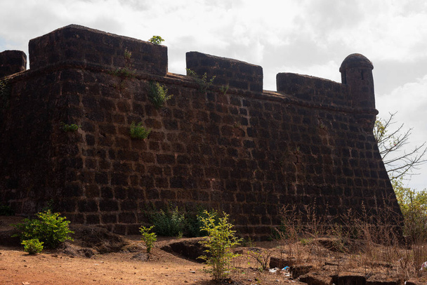 World heritage site en beschermd monument in Goa, India. Fort Corjuem in Goa, India.  - Foto, afbeelding
