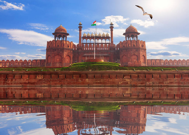 Híres Red Fort of Delhi, India, napos nappali kilátás. - Fotó, kép