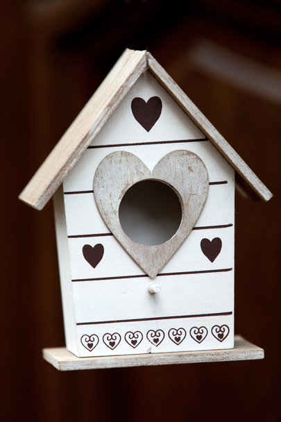 handgemaakte het houten huis voor vogels - Foto, afbeelding