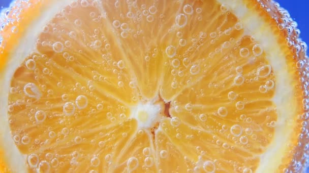 fruta de naranja, vitaminas cítricas, nutrición adecuada, dieta, jugos frescos. Textura de fondo fruta. Primer plano fruta jugosa brillante, enfoque selectivo
 - Metraje, vídeo