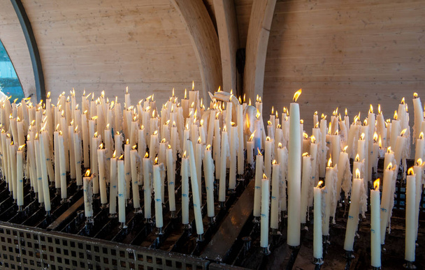Pohled na svíčky v Lourdes. Christian - Fotografie, Obrázek