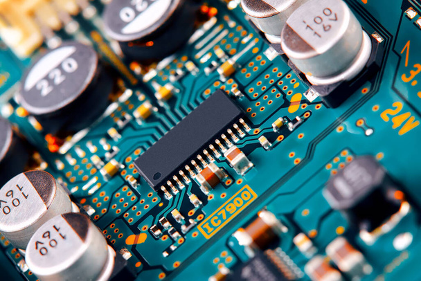 Electronic circuit board with electronic components such as chips close up - Φωτογραφία, εικόνα
