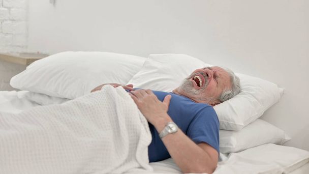 Senior Old Man Waking up in Bed with Chest pain - Φωτογραφία, εικόνα