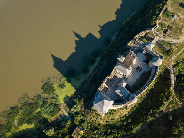 Aerial view medieval fortress in Khotyn town West Ukraine near by Dniestr river - Foto, immagini