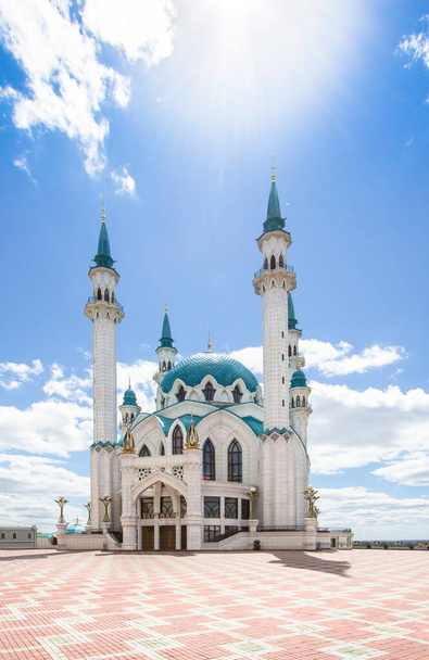 Widok na meczet Kul-Sharif w Kazaniu, Tatarstan, Rosja - Zdjęcie, obraz