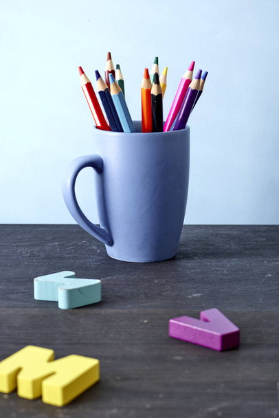 Une photo studio de près des crayons à colorier - Photo, image
