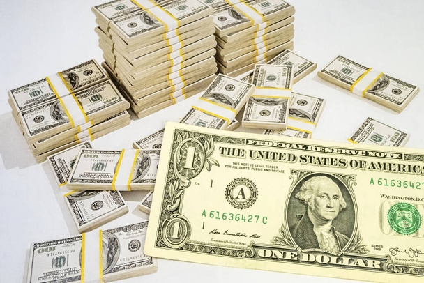 close-up bankbiljetten van de Amerikaanse dollar op achtergrond. - Foto, afbeelding